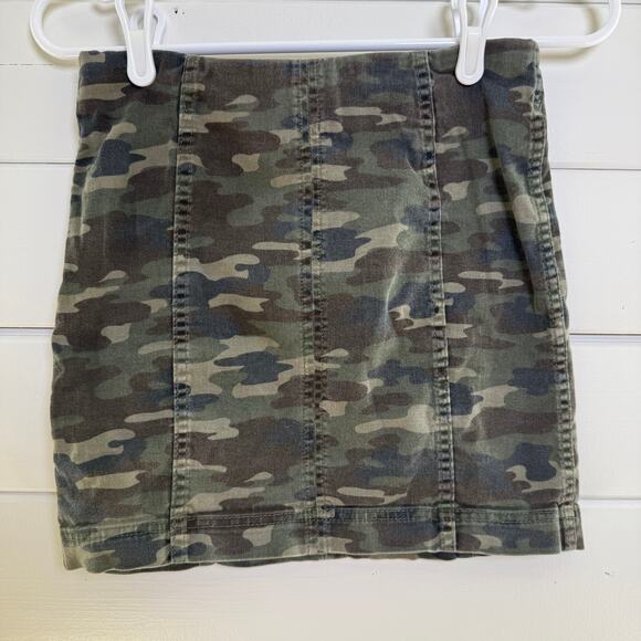 Free People Camo Skirt Womens Size 2 Green Denim High Waisted - Picture 2 of 9